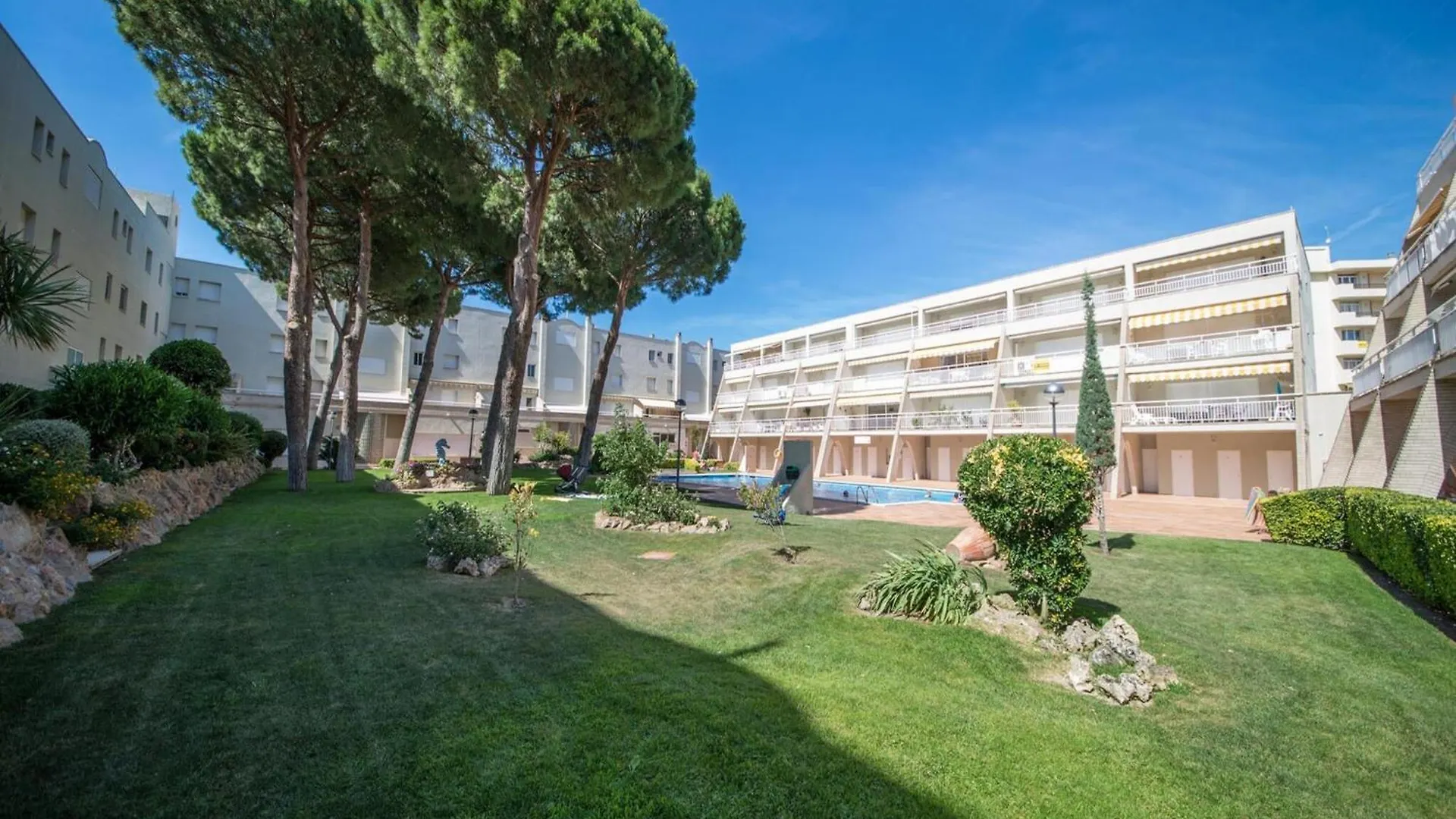 Apartment With Community Pool And Garden L'Escala
